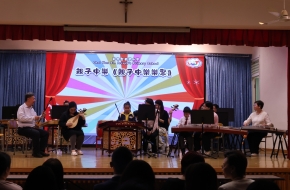 按下放大相片